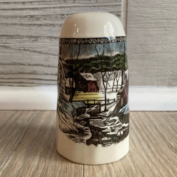 Johnson Brothers Other - Johnson Brother’s Friendly Village Salt/Pepper Shaker